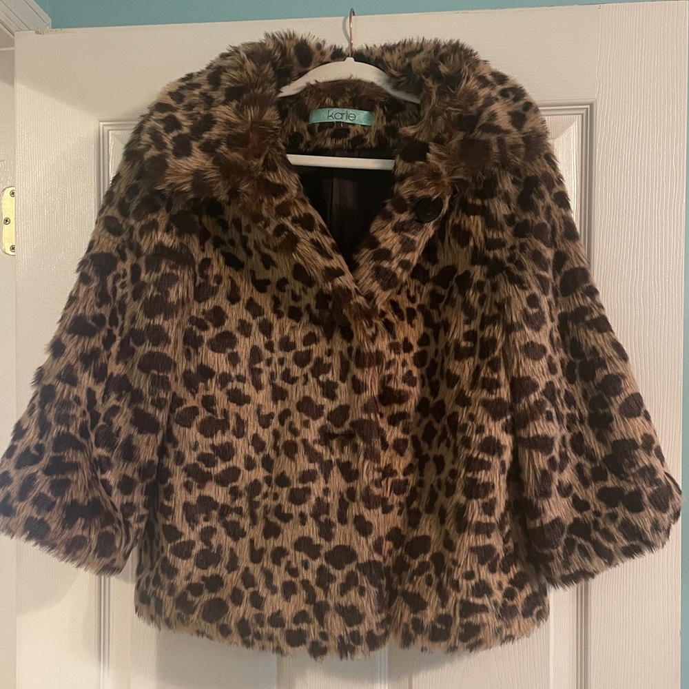 Faux fur leopard coat